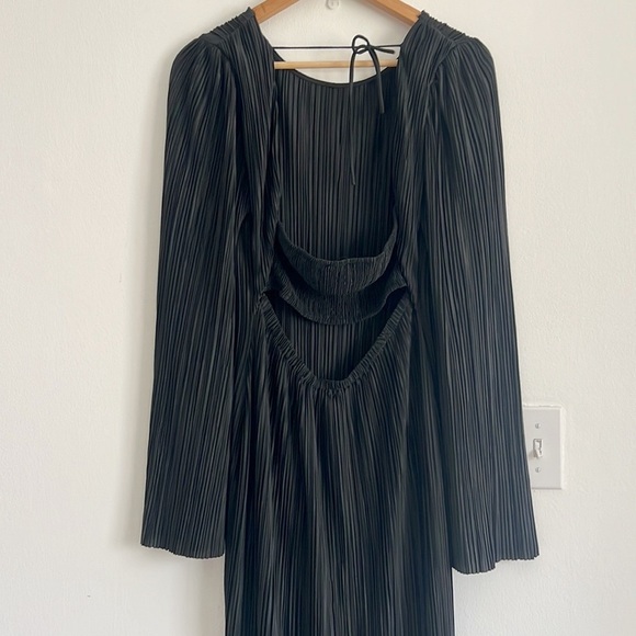 4SI3NNA Krista Pleated Long Sleeve Midi Dress Black - Picture 9 of 16